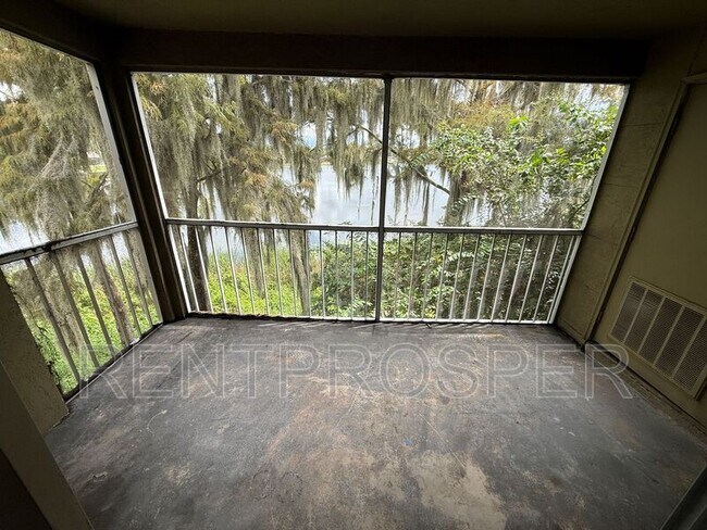 Building Photo - 3944 Versailles Dr