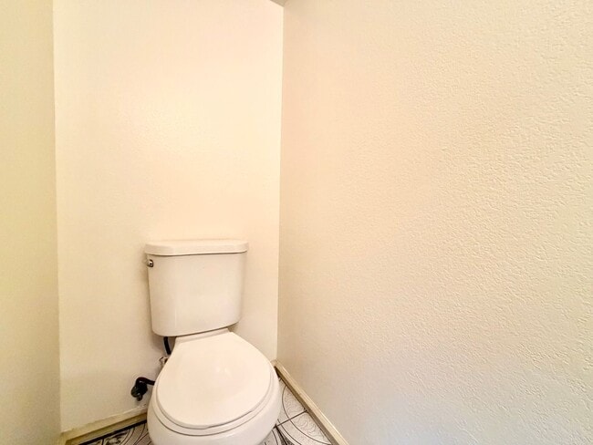 Building Photo - Gated 3 Bedroom 2.5 Bath Home with Bonus Room & Private Balcony