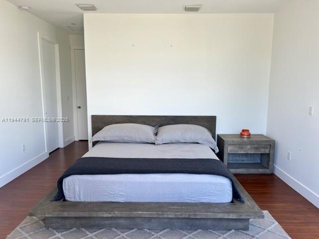 Building Photo - 909 NE 16th Terrace