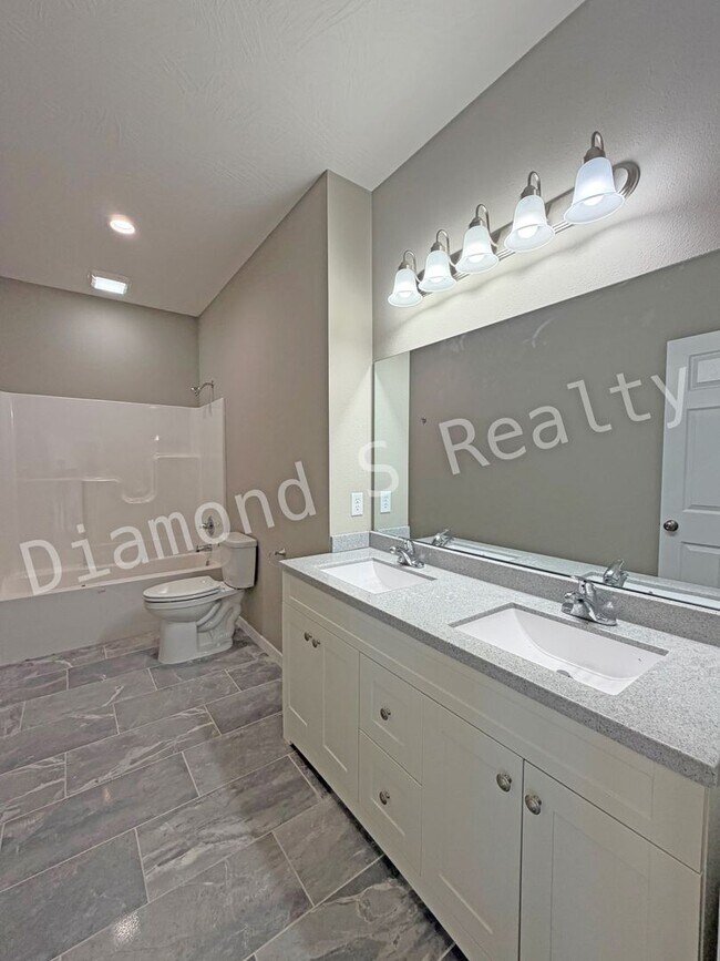 Building Photo - New Construction!  Gorgeous Home with All The Things!