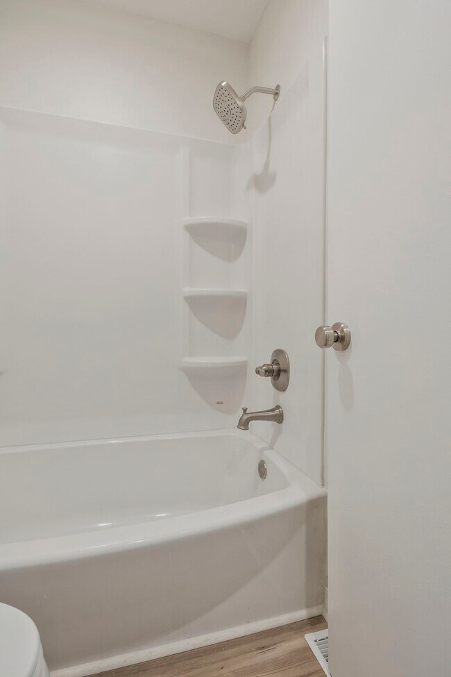Building Photo - 4221 Brookside Dr