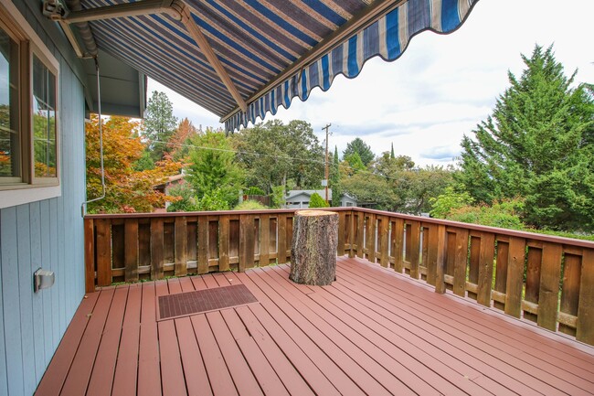 Building Photo - Pet friendly Jacksonville Home!!!