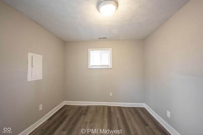 Building Photo - 2930 N Dearborn St