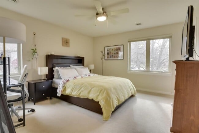 Building Photo - 5303 Brody Dr