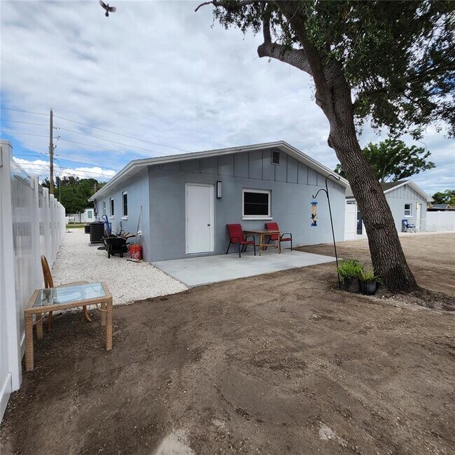 Building Photo - 15414 Avalon Ave