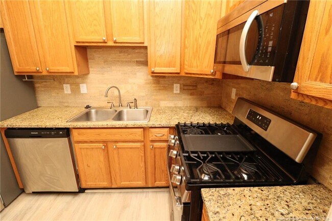 Building Photo - 8631 Neuse Club Ln
