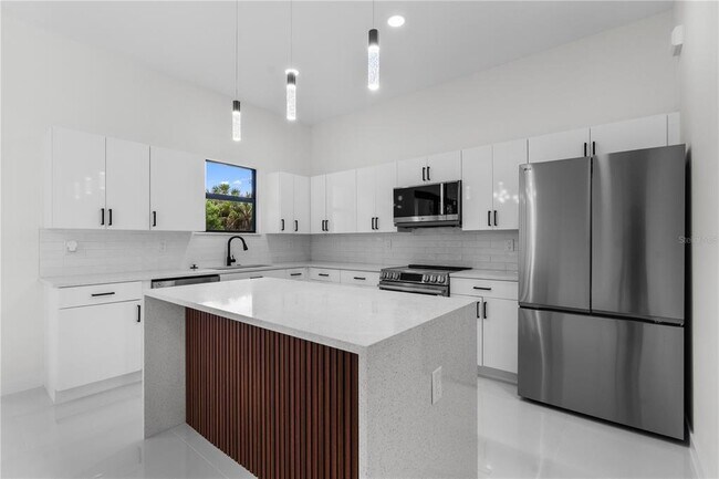 Building Photo - 10070 Flat River St