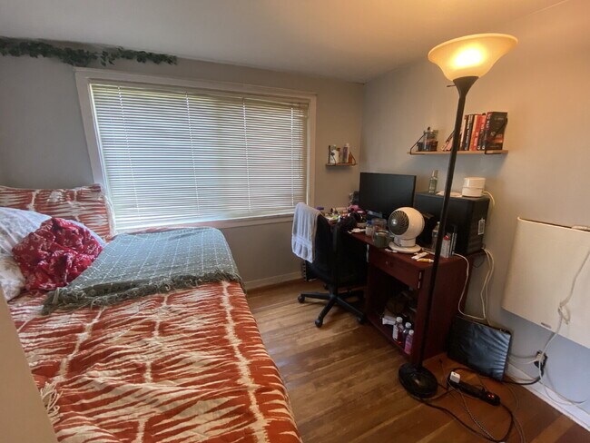 Building Photo - Walk to Whole Foods, Catch a Game at Civic Field, and Ride the Bus with Ease – Prime Lakeway Loca...