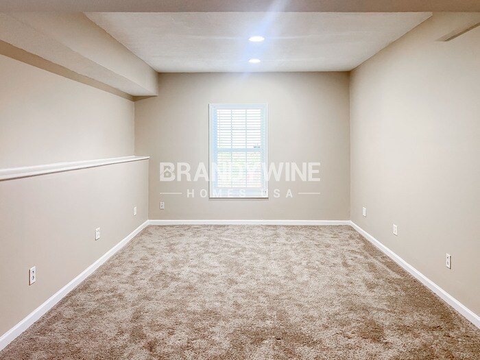 Building Photo - 45 Lydia Ct