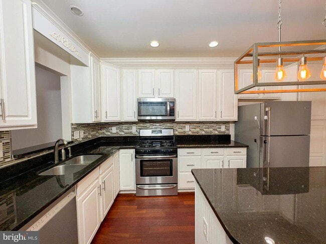 Building Photo - 12912 Marlton Center Dr