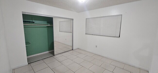 Second bedroom - 1900 W 54th St