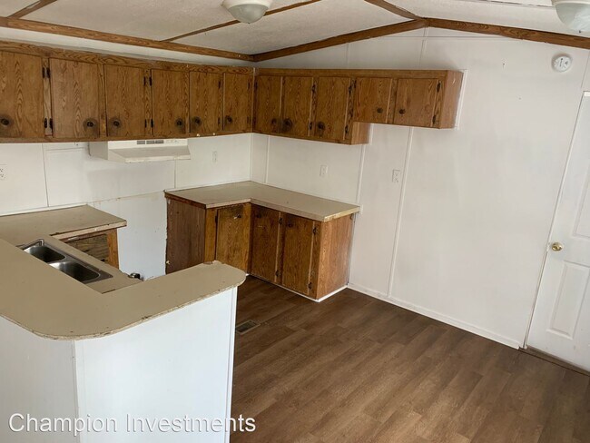 Building Photo - 3 br, 2 bath House - 215 Ridgeway Drive
