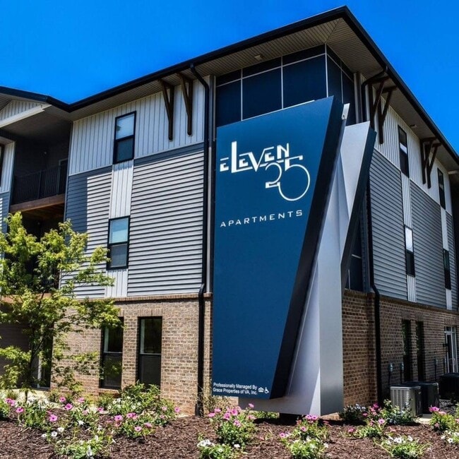 Building Photo - Eleven25