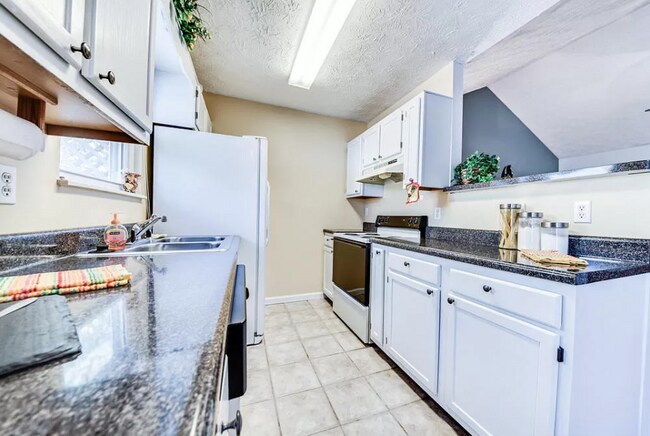 Building Photo - 1327 Lucy Way