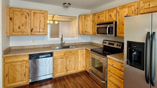 Building Photo - 808 N 175 E