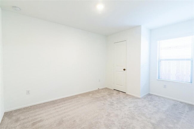 Building Photo - 7351 Gorrion Dr