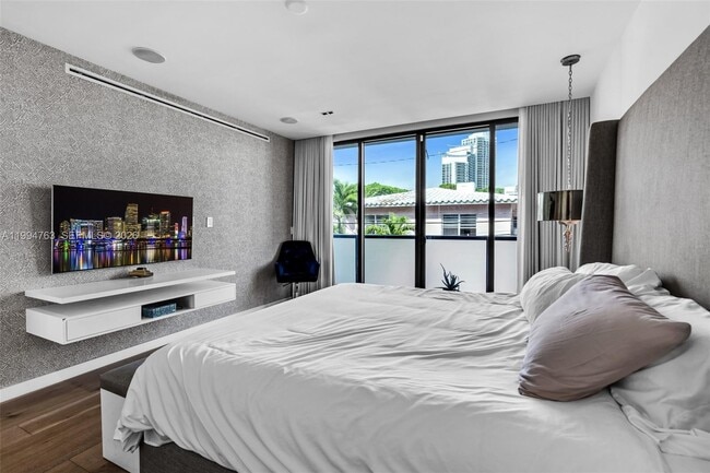 Building Photo - 350 Meridian Ave