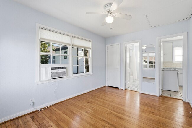 Building Photo - 2223 Singleton St
