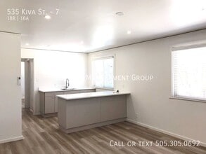 Building Photo - 535 Kiva St