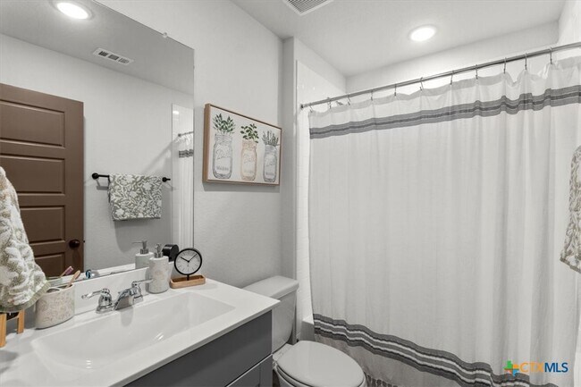 Building Photo - 410 Kayden Pt