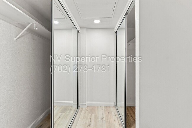 Building Photo - 3111 Bel Air Dr
