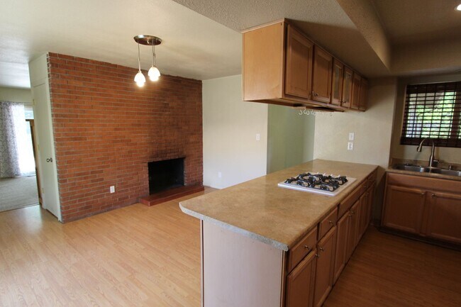Building Photo - MOVE IN READY! Spacious 4-Bedroom Coconino...