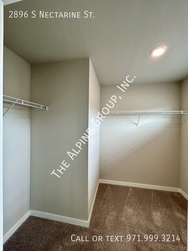 Building Photo - Cornelius Townhome - HALF OFF First Month!