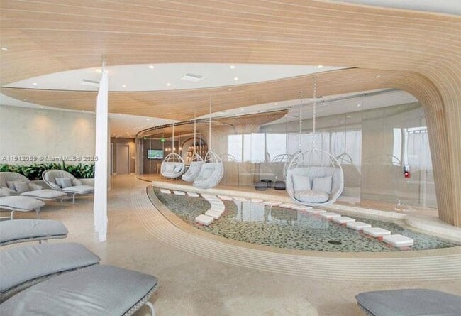 Building Photo - 1000 Brickell Plaza