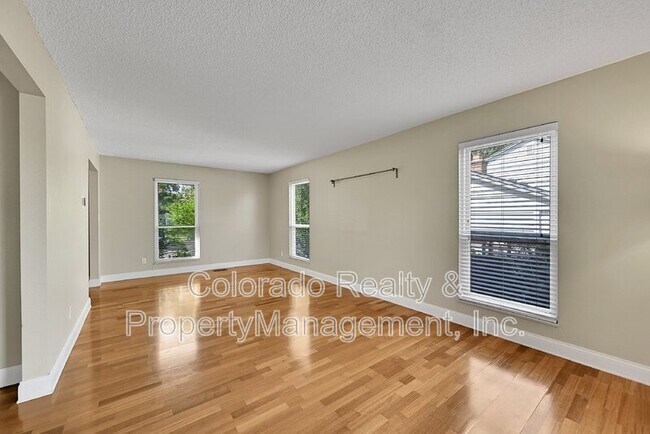 Building Photo - 2430 S Eagle Way