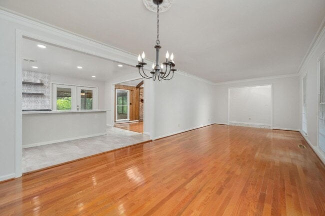 Building Photo - Beautiful Brick Ranch Home in Franklin