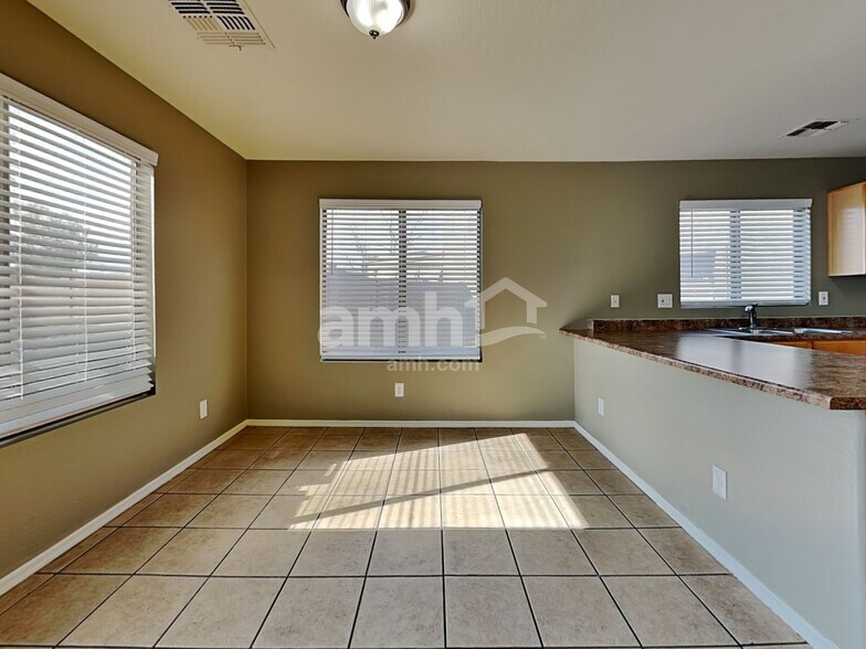 Building Photo - 14832 N 124th Ln