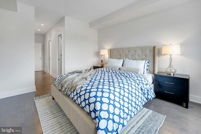 Building Photo - 3821 14th St NW