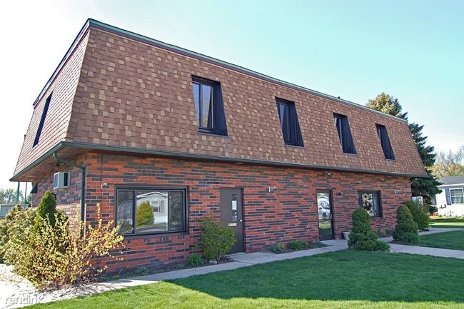 Primary Photo - 7300 E 10th Ave