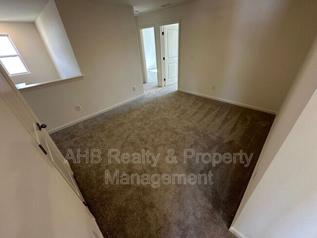 Building Photo - 379 Shiloh Wy