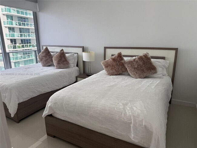 Building Photo - 488 NE 18th St