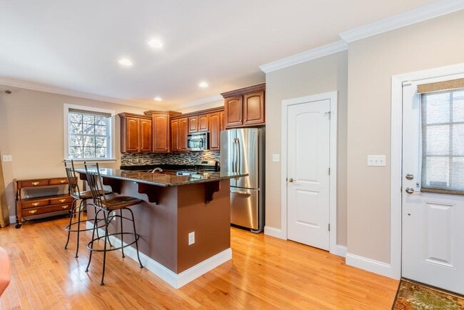 Building Photo - 3440 Green St