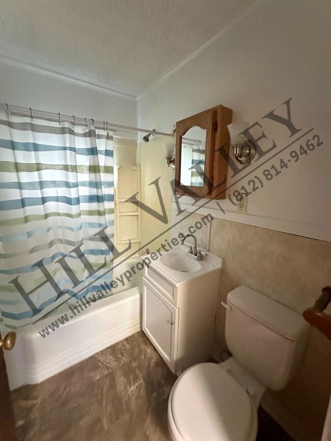 Building Photo - One Bedroom