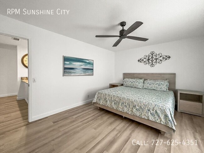 Building Photo - 6121 Palma Del Mar Blvd S