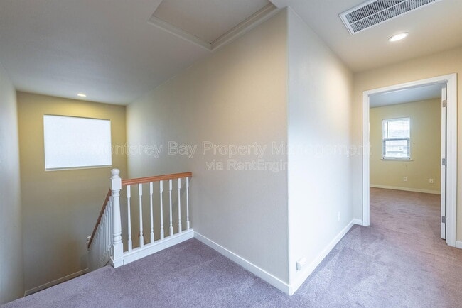 Building Photo - 594 Lopez Ave
