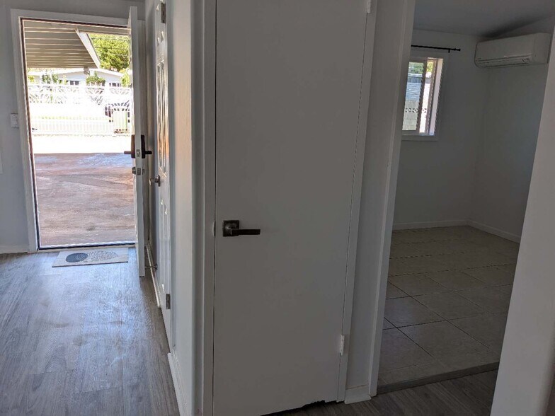 Entrance - 99-741 Hulumanu St