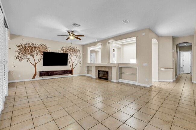 Building Photo - Single Story in Country Club Hills!