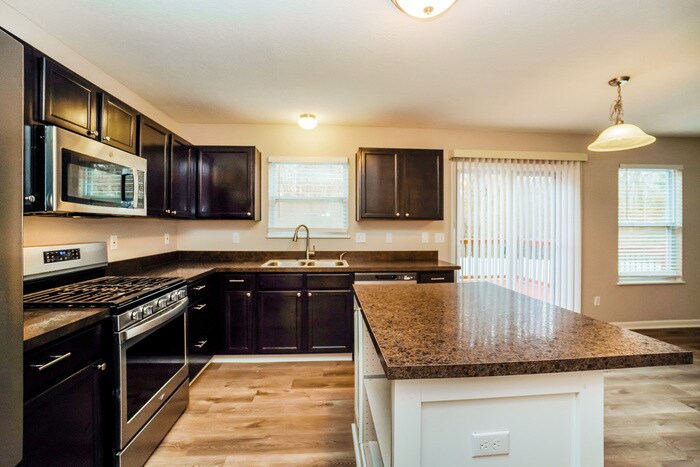 Building Photo - 7899 Prairie Willow Dr