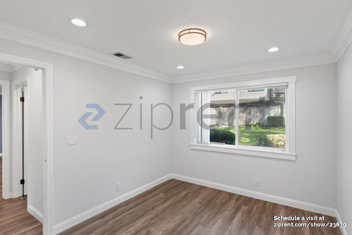 Building Photo - 686 Whitewater Ct