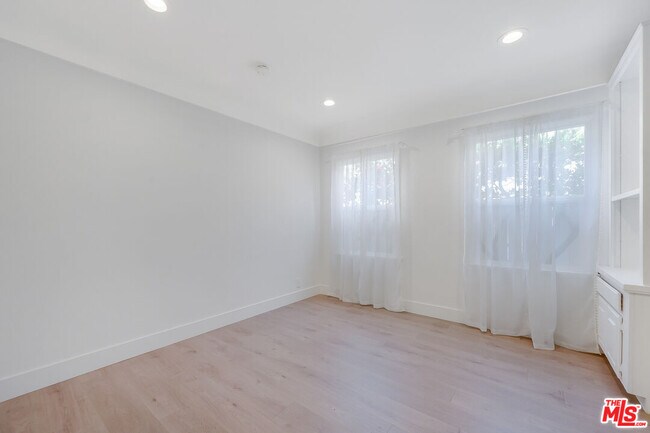 Building Photo - 149 S Kenter Ave