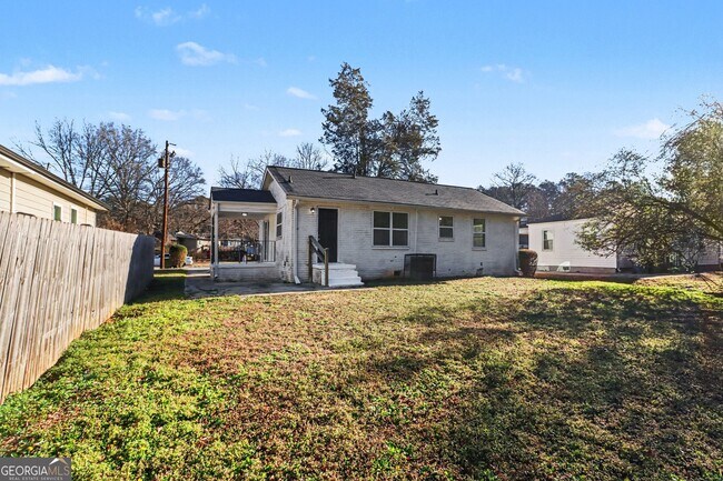 Building Photo - 2117 Blayton Ln SE