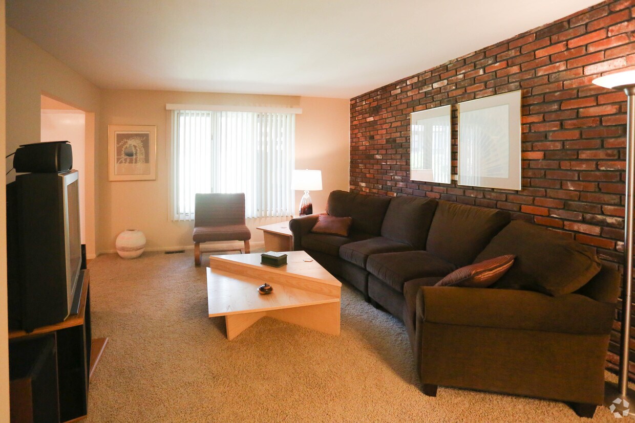 Woodsmill Village Apartment Homes Ballwin