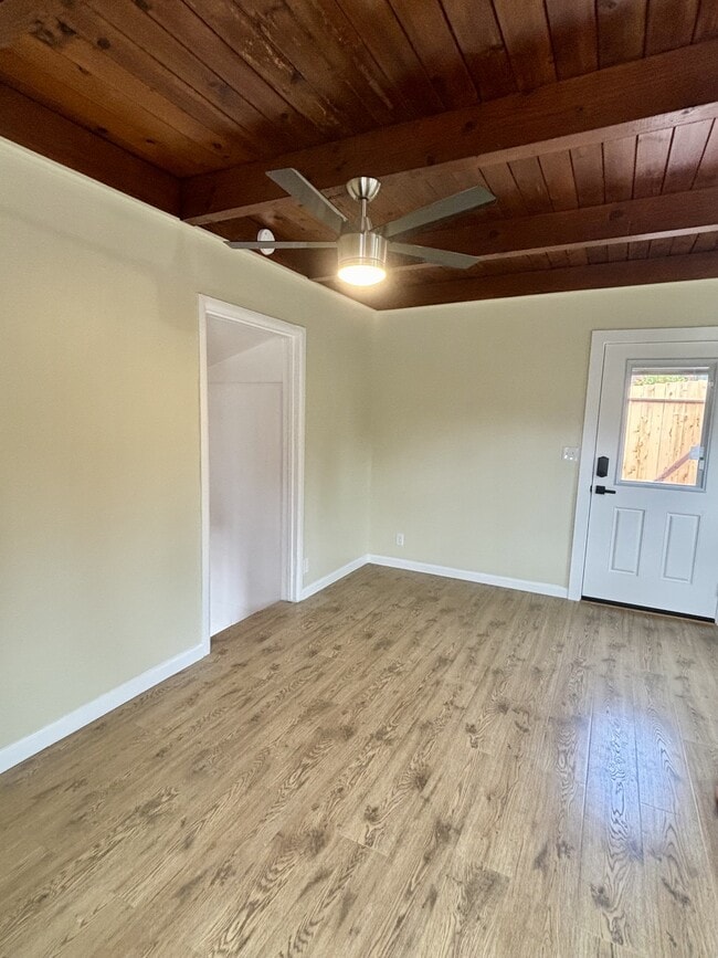 Building Photo - 668 S Auburn St