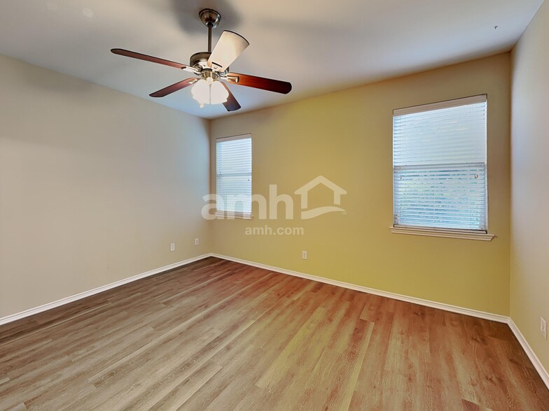 Building Photo - 1941 Wild Horse Way