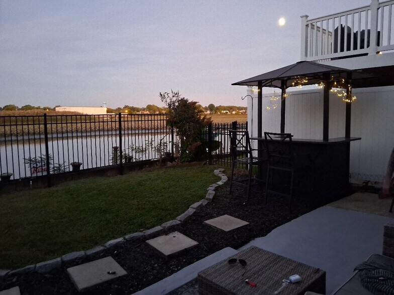 Walk out waterfront bulkhead - 53 Edgewater ave