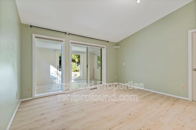 Building Photo - 9045 SW Pinto Ct